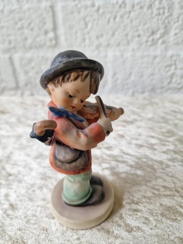 Goebel Hummel HUM 2/0 Little Fiddler Vintage, Verzamelen, Beelden en Beeldjes, Ophalen of Verzenden, Zo goed als nieuw, Hummel