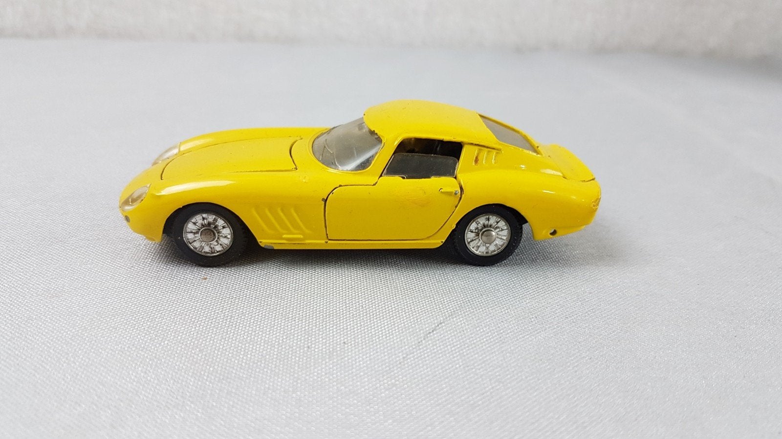 Dinky Toys Ferrari 275 GTB - Geel, Hobby en Vrije tijd, Ophalen of Verzenden, Gebruikt, Auto, Dinky Toys