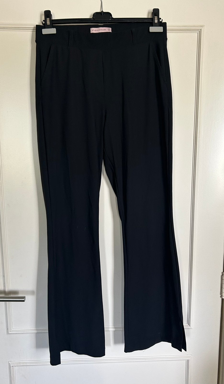 Zwarte Studio Anneloes Flared Bonded broek, pantalon M, Maat 38/40 (M), Zwart, Ophalen of Verzenden, Zo goed als nieuw