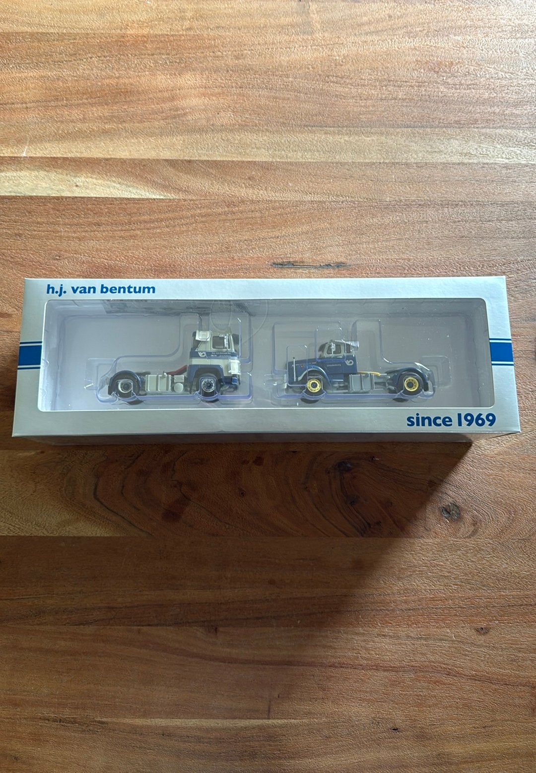 WSI - Van Bentum Scania L110 Torpedo 4x2 + Scania 1 4x2, Ophalen of Verzenden, Zo goed als nieuw, Bus of Vrachtwagen, Wsi