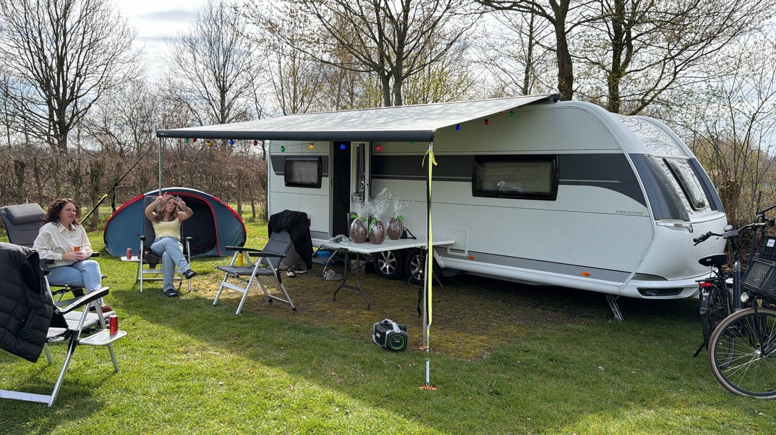 Hobby UFF 650 uit 2022 met Mover, Airco en Luifel, Mover, Paul@stippentexclusive.nl, Rondzit, Hobby