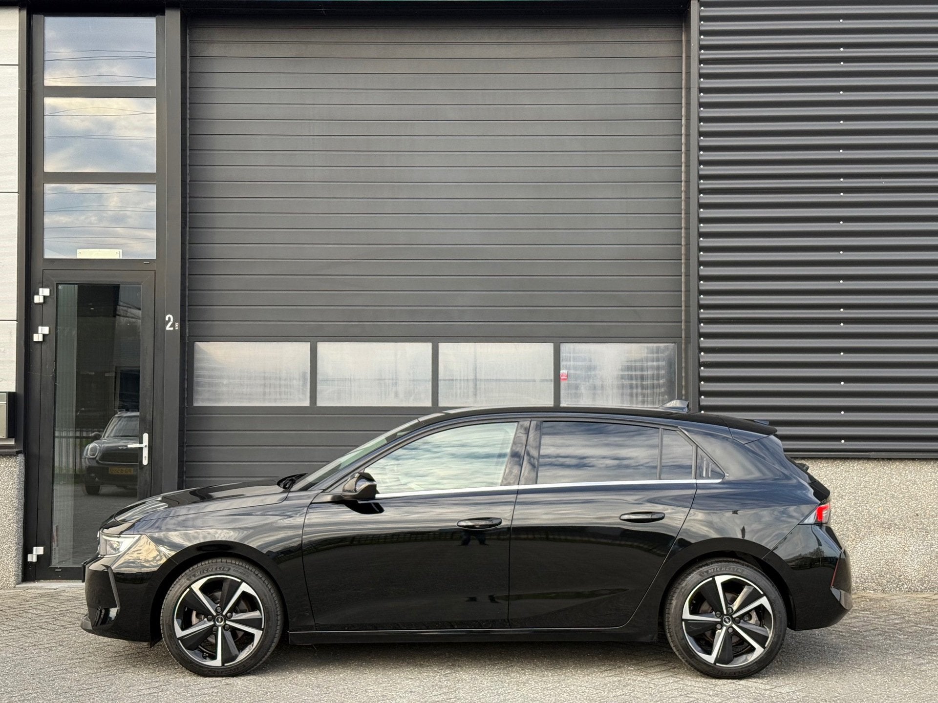 Opel Astra 1.2 GS-line Navigatie Camera Cruise Automaat, Gebruikt, 680 kg, 1199 cc, Alcantara