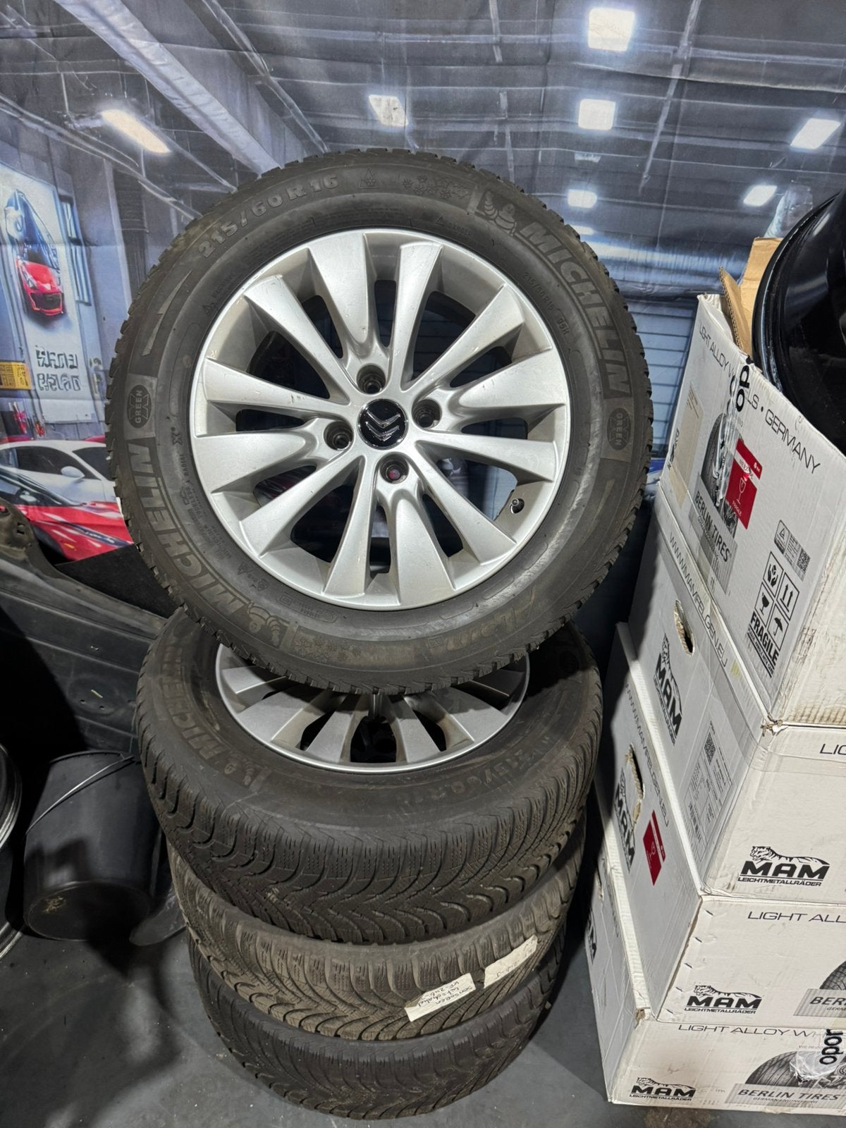 16” Originele Citroen DS4 en DS5 Velgen met Winterbanden, Auto-onderdelen, Banden en Velgen, 215 mm, 16 inch, Banden en Velgen