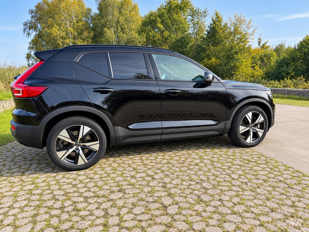 Volvo XC40 P8 408pk AWD Pure Electric Full optionPano 360CAM, Auto's, Dealer onderhouden, 40 min, Alcantara, Zwart