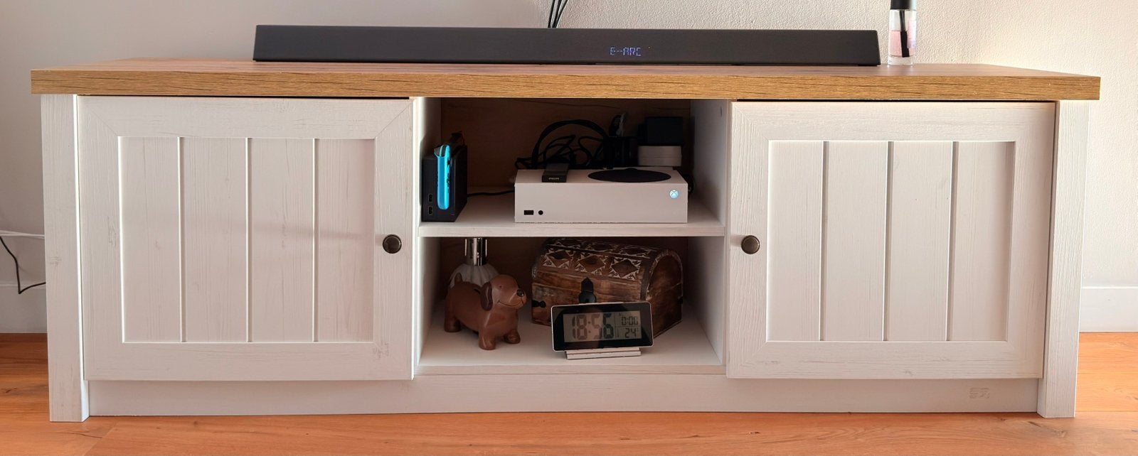 TV- meubel, Ophalen, 150 tot 200 cm, Zo goed als nieuw, Minder dan 100 cm