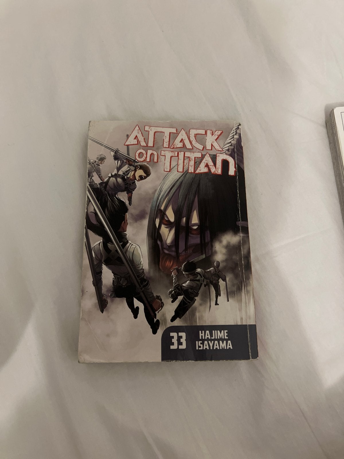 Attack on Titan Vol. 33 & My Hero Academia Vol. 1, Boeken, Meerdere comics, Ophalen of Verzenden, Zo goed als nieuw, Japan (Manga)