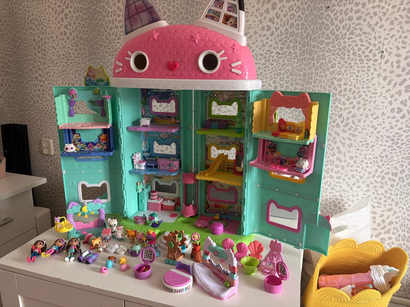 Interacttief Gabby's Poppenhuis met accessoires en poppen, Ophalen, Zo goed als nieuw, Poppenhuis