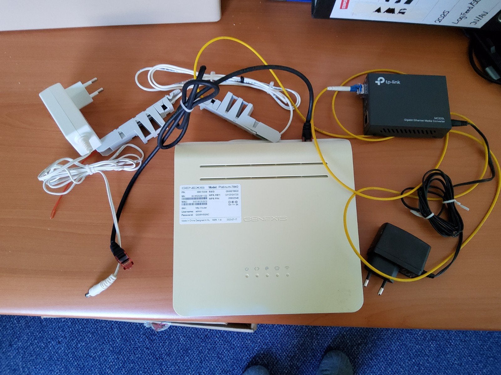 GENEXIS Platinum-7840 Glasvezelmodem met TP-Link converter, Computers en Software, Ophalen of Verzenden, Gebruikt, Router met modem