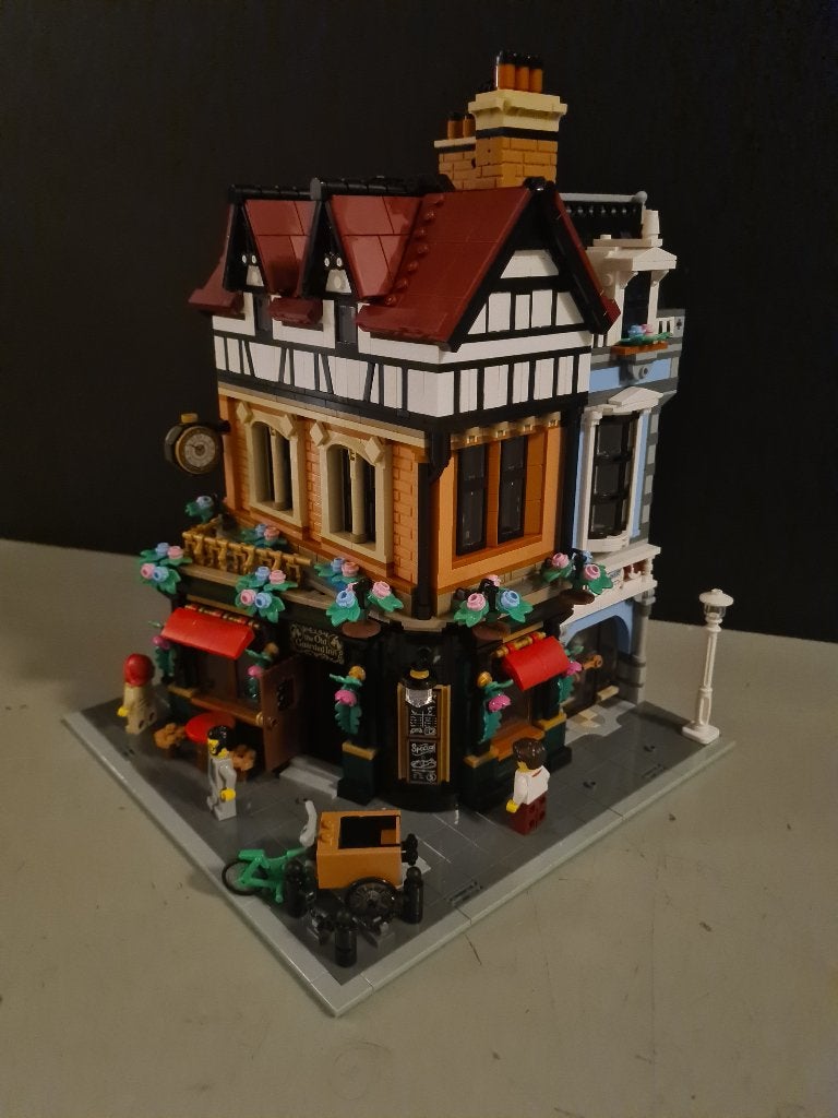 Te huur: Lego Tudor Corner 10350, Gebruikt, Compleet, Lego, Ophalen of Verzenden