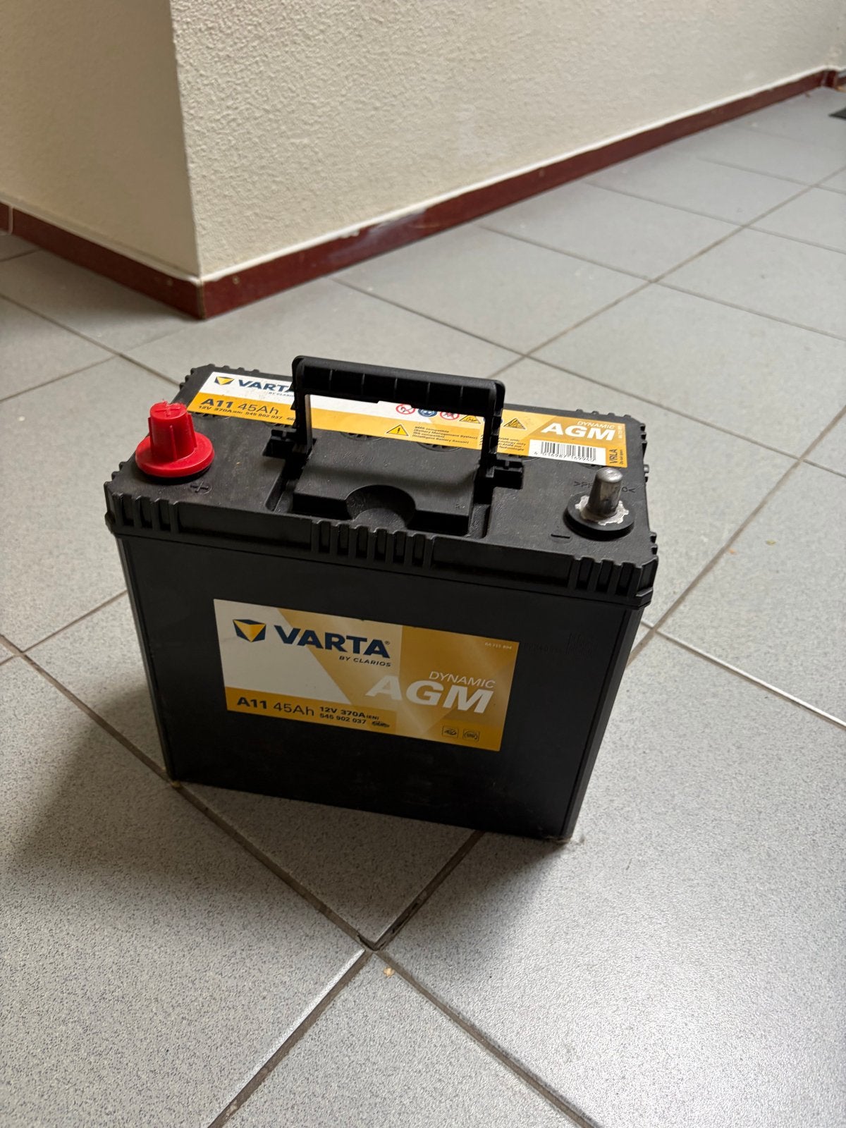 Nieuwe Varta A11 45Ah 12V 370A AGM accu - nooit gebruikt, Ophalen, Nieuw, Universele onderdelen