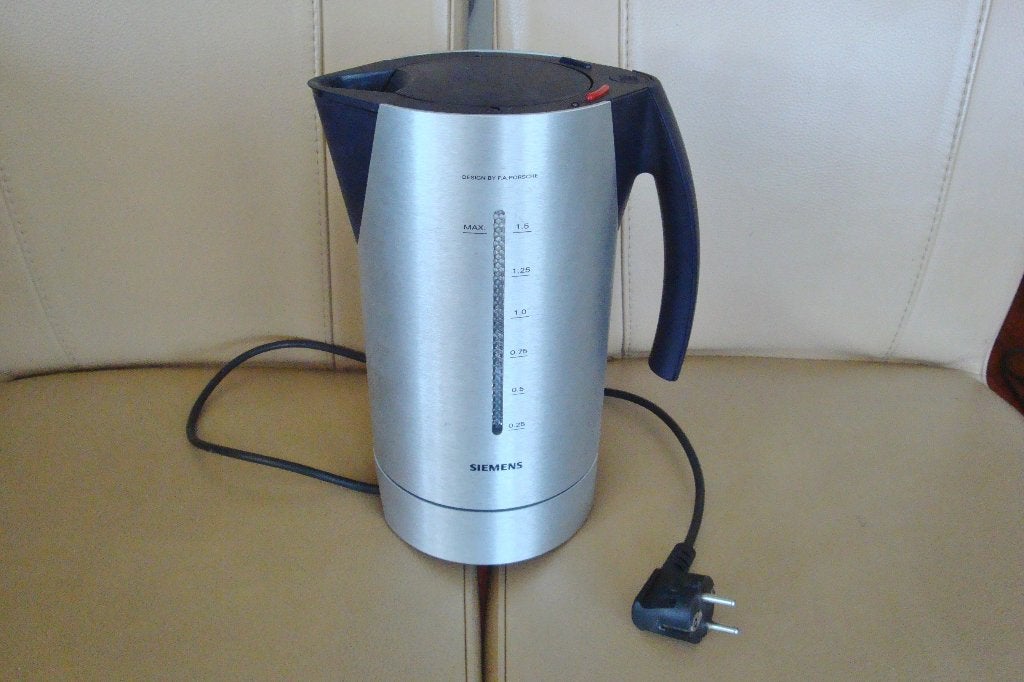 Siemens waterkoker TW91100 FD8309 Design by F.A. Porsche, 1 tot 2 liter, Ophalen of Verzenden, Zo goed als nieuw, Rvs