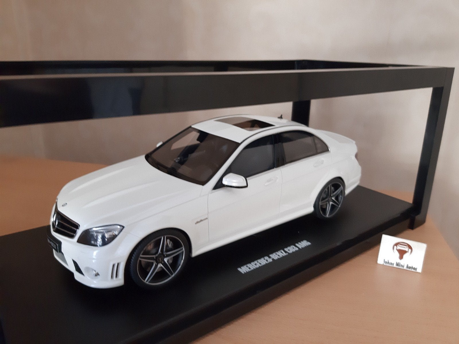 Mercedes C63 AMG 2007 Diamond White van GT Spirit 1:18, Hobby en Vrije tijd, Overige merken, Auto, Nieuw, Ophalen of Verzenden