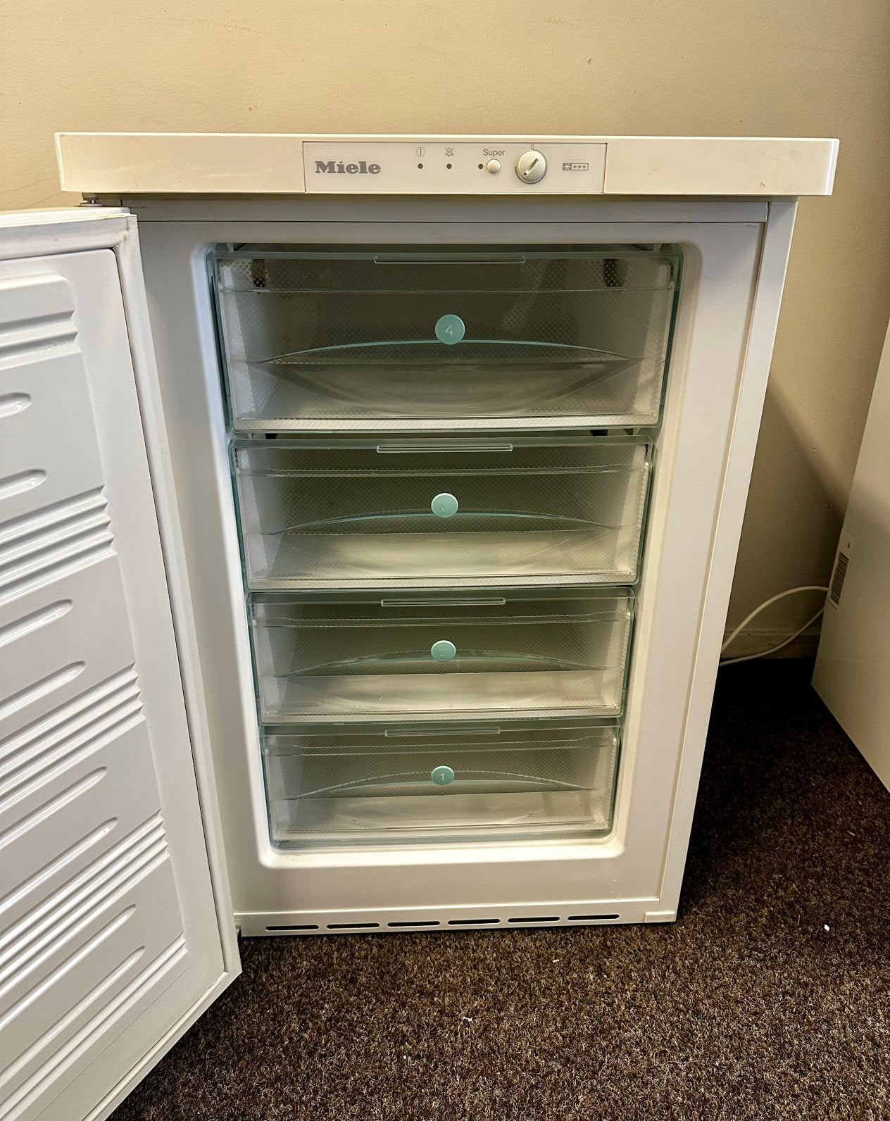 Miele Smart-Frost Vriezer 3 Lades - 101 Liter Nette Staat, 85 tot 120 cm, Gebruikt, Germany, Ophalen of Verzenden