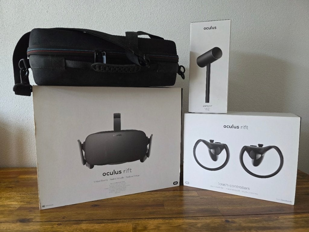 Oculus Rift VR-bril met controllers en accessoires, Ophalen of Verzenden, Zo goed als nieuw, VR-bril, Pc