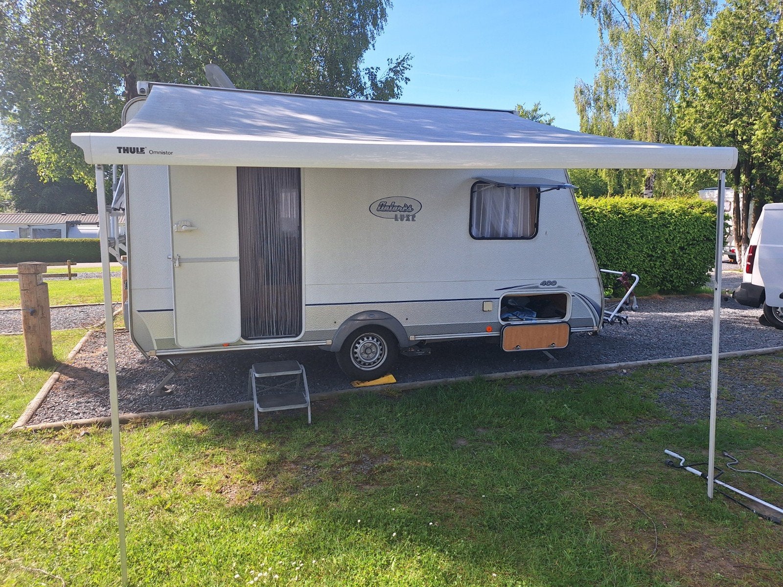 Caravelair Antares Luxe 400 met Thule Omnistor luifel, Treinzit, Particulier, Caravelair, Tot en met 4