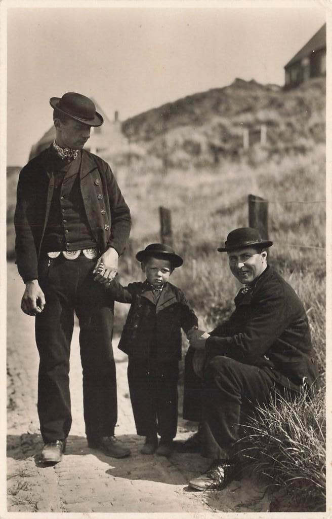 Walcheren, Langs de duinen, klederdracht, Ophalen of Verzenden, 1920 tot 1940, Ongelopen, Zeeland