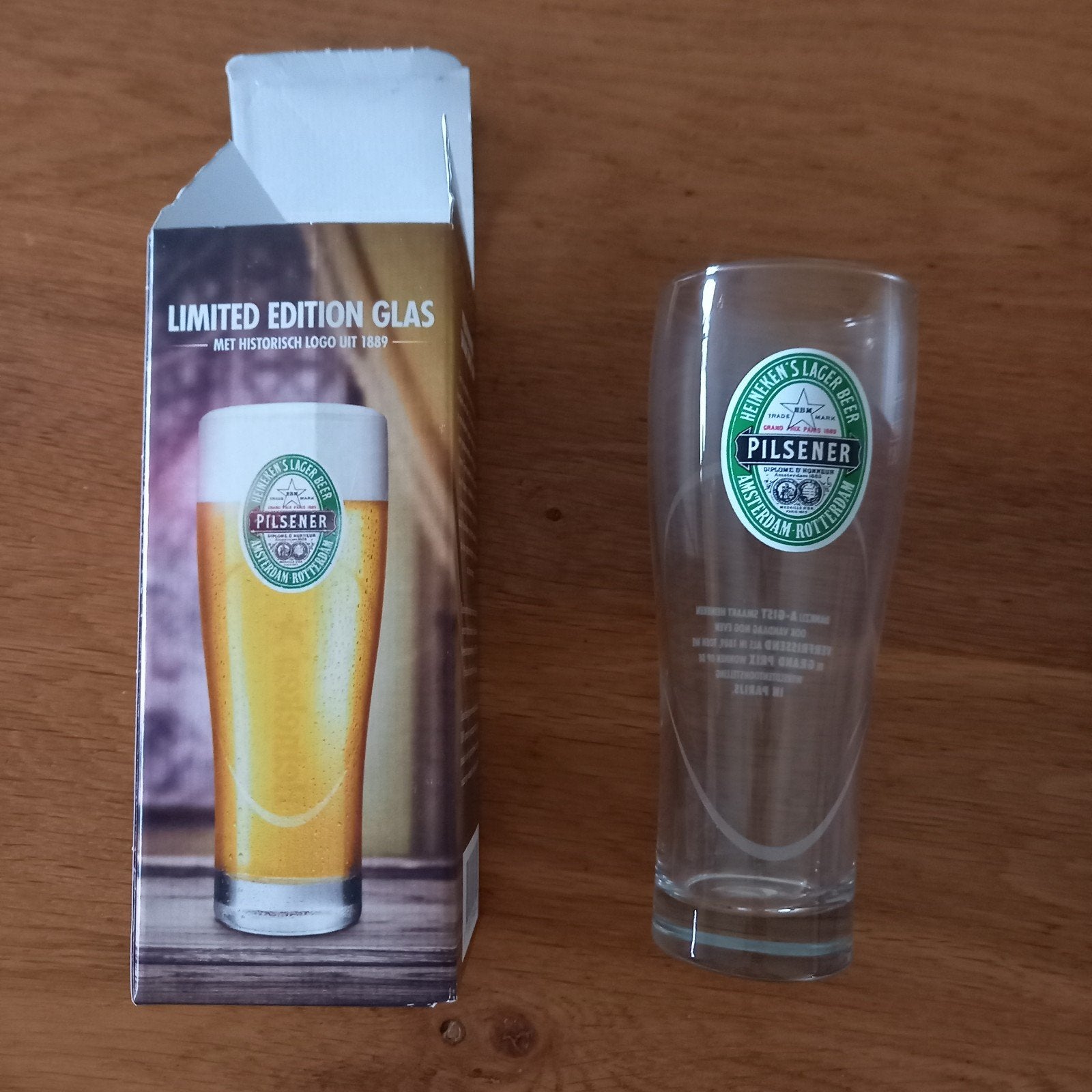 Heineken Limited Edition Glas met Historisch Logo uit 1889, Verzamelen, Merken en Reclamevoorwerpen, Ophalen of Verzenden