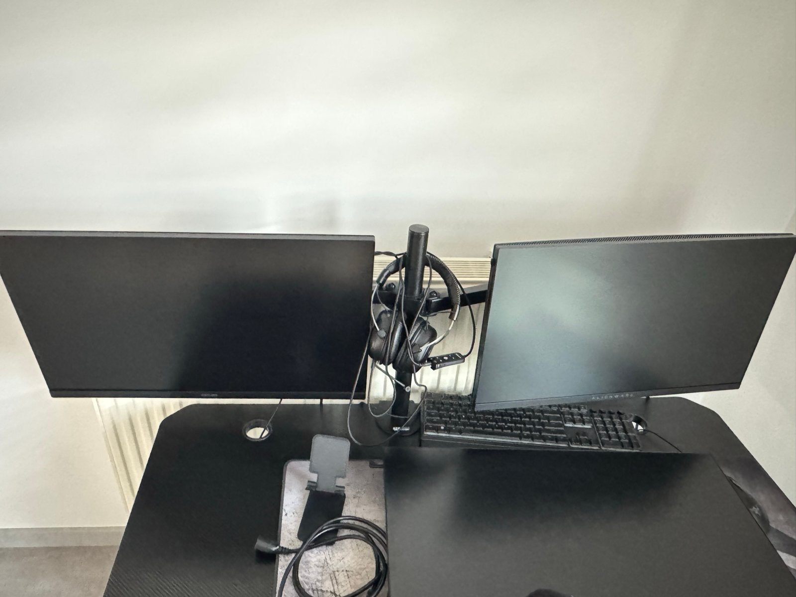 Foto 3 van Alienware 360Hz & Philips 165Hz Gaming Monitoren met Beugel