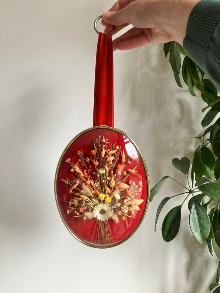 Vintage droogboeket in bol lijst - Rood fluweel, Huis en Inrichting, Woonaccessoires | Wanddecoraties, Gebruikt, Decoratieobject