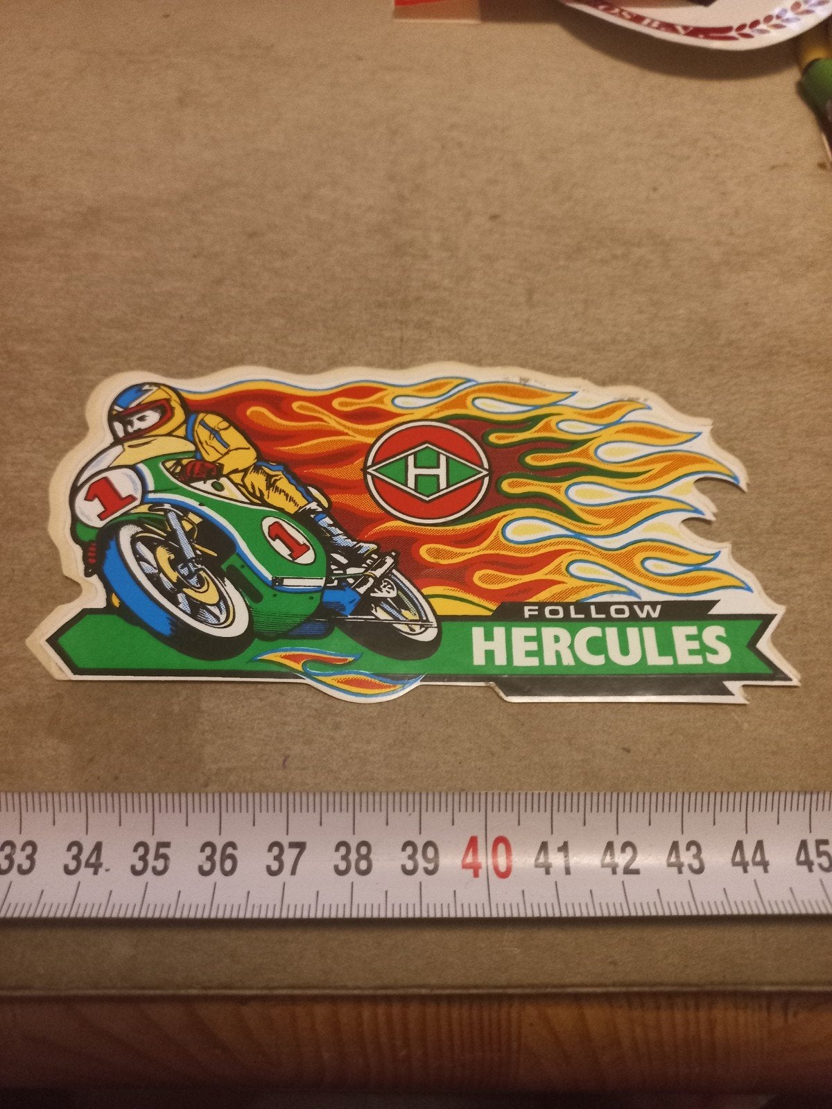 Vintage Hercules Sticker - Motorrijder met Vlammen, Verzamelen, Ophalen of Verzenden, Gebruikt, Merk