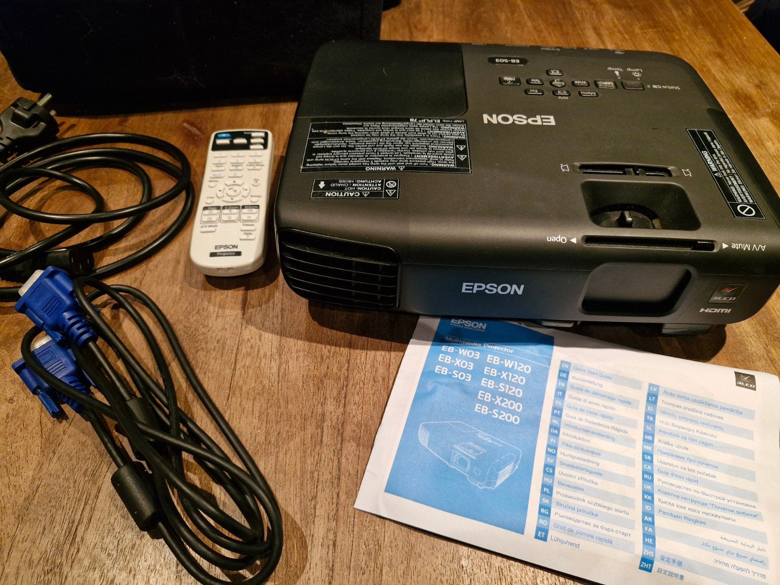 Epson H556B LCD Beamer/Projector met afstandsbediening en ta, Ophalen, Epson, Zo goed als nieuw, LCD
