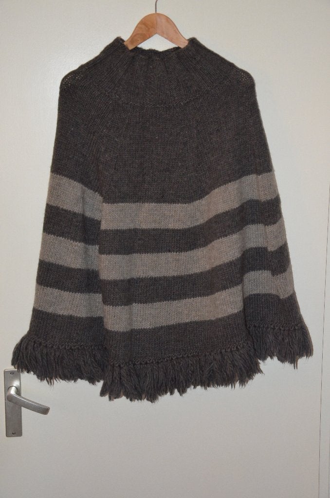 prachtige nieuwe handgebreide warme poncho ijslandse wol, Maat 46/48 (XL) of groter, Nieuw, Ophalen of Verzenden, Handgemaakt