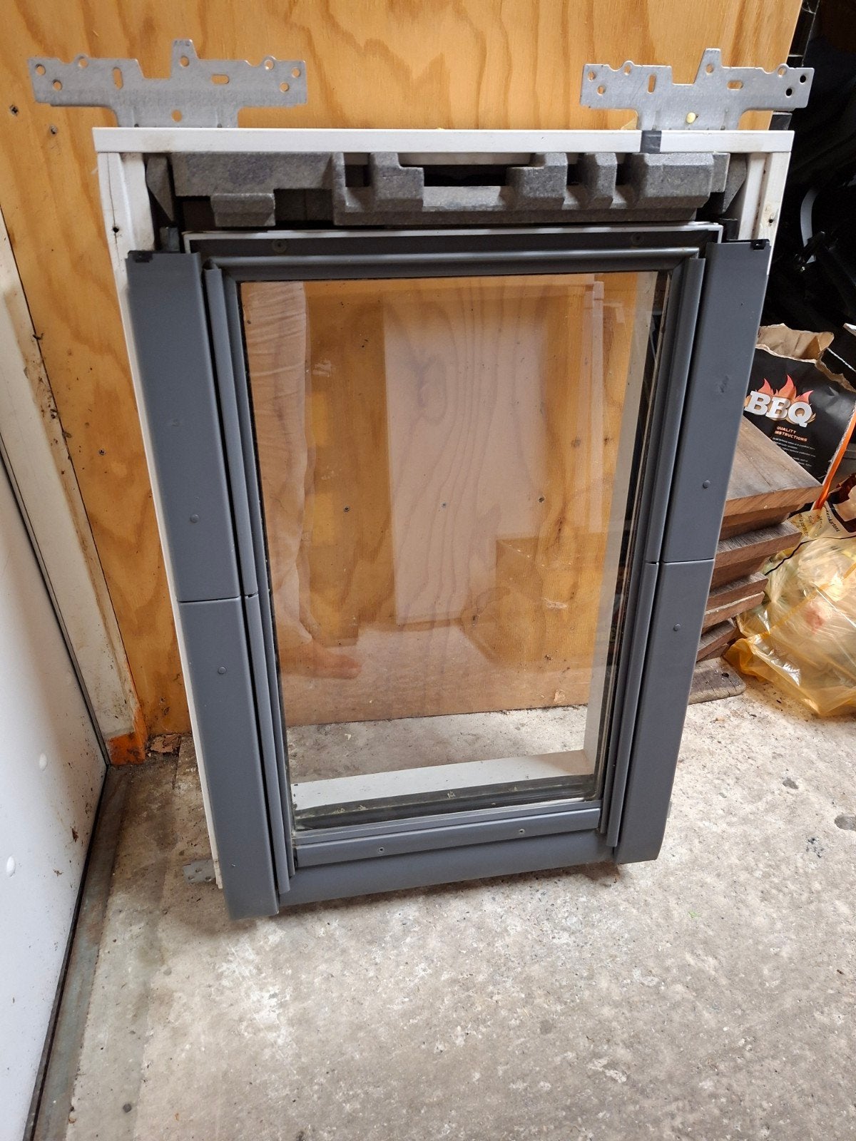 Velux Dakraam GGL SK02 Gegrond Houten Kozijn met Gootstukken, Ophalen