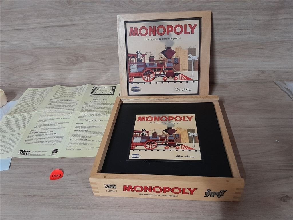 Monopoly in houten kist - s1987, Hobby en Vrije tijd, Gezelschapsspellen | Bordspellen, Verzenden, Zo goed als nieuw