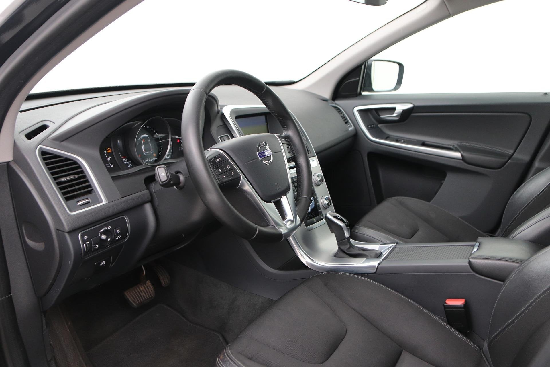 Volvo XC60 D3 FWD Polar+ | Automaat | Camera | Stoelverwarmi, Auto's, 4 cilinders, Zwart, Leder, Bedrijf