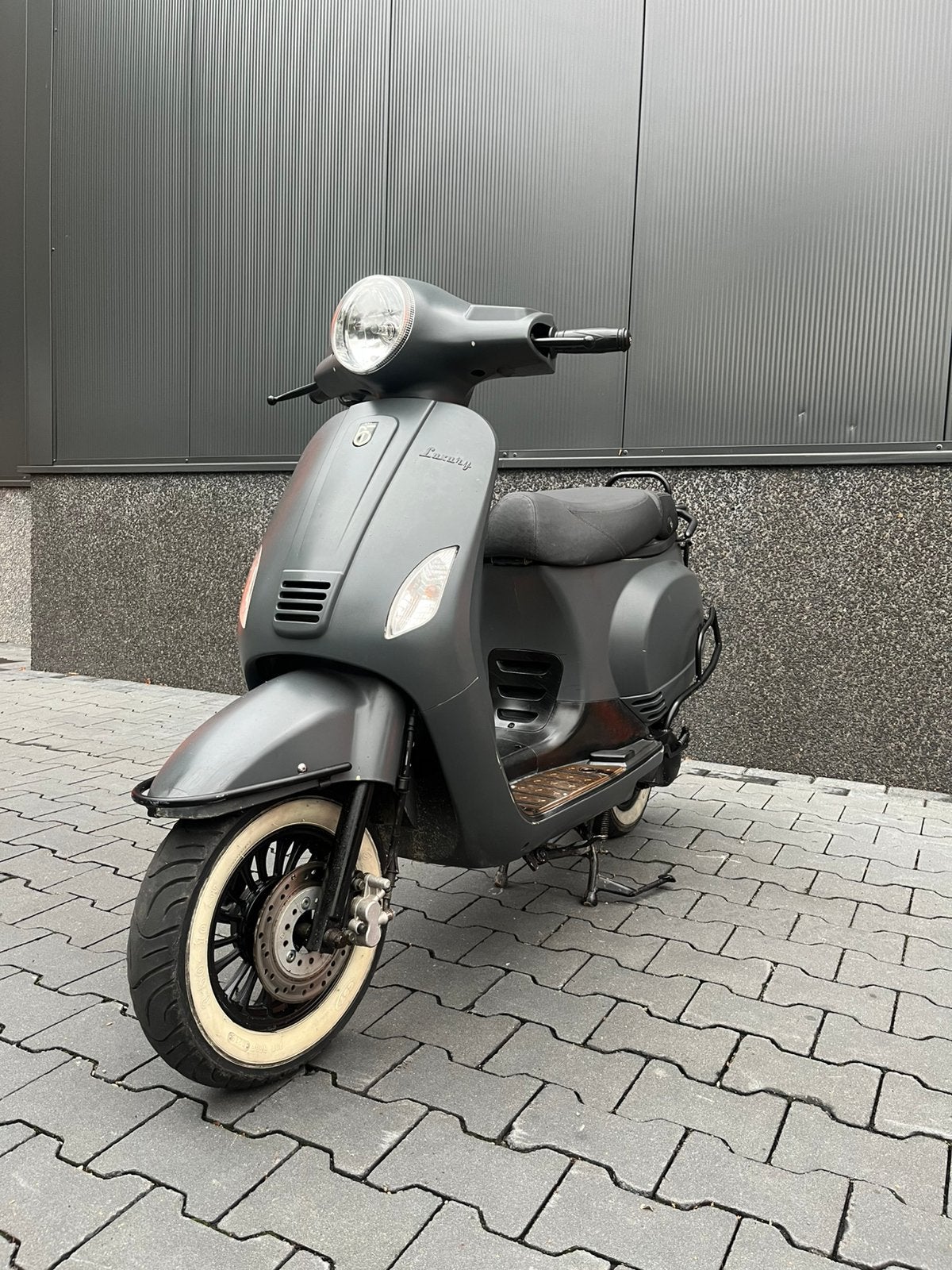 BTC Riva (Vespa Look) – Inclusief Onderhoudsbeurt!, Fietsen en Brommers, Snorfietsen en Snorscooters, Zo goed als nieuw, Benzine