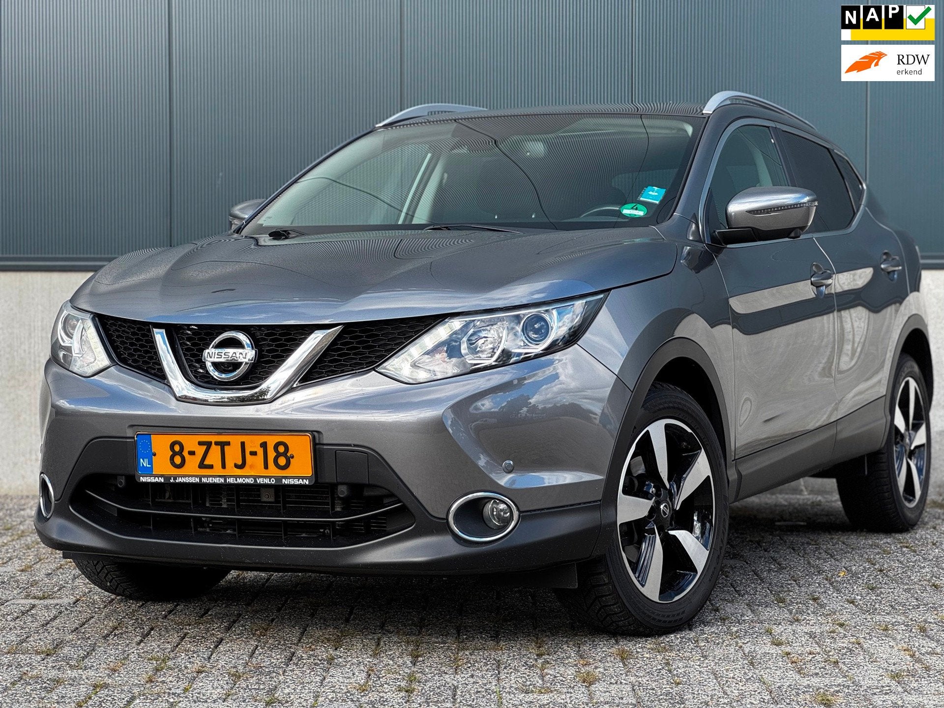 Nissan Qashqai 1.2 Connect Edition|LAGE KM MET NAP|AUT|PANO|