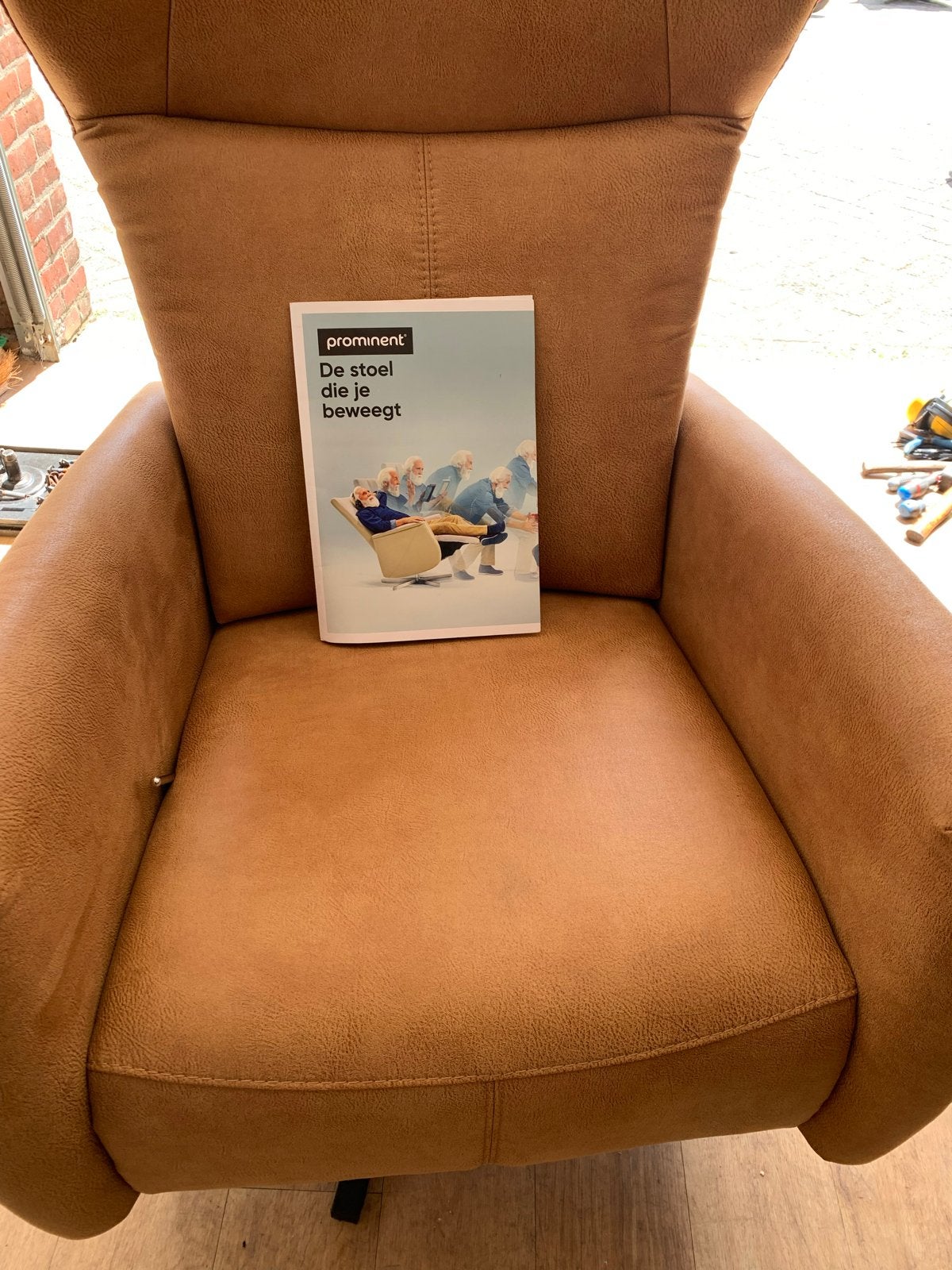 Prominent Relaxstoel Handmatige Bediening - Nieuwstaat, Huis en Inrichting, Stoelen, Bruin, Ophalen of Verzenden, Zo goed als nieuw