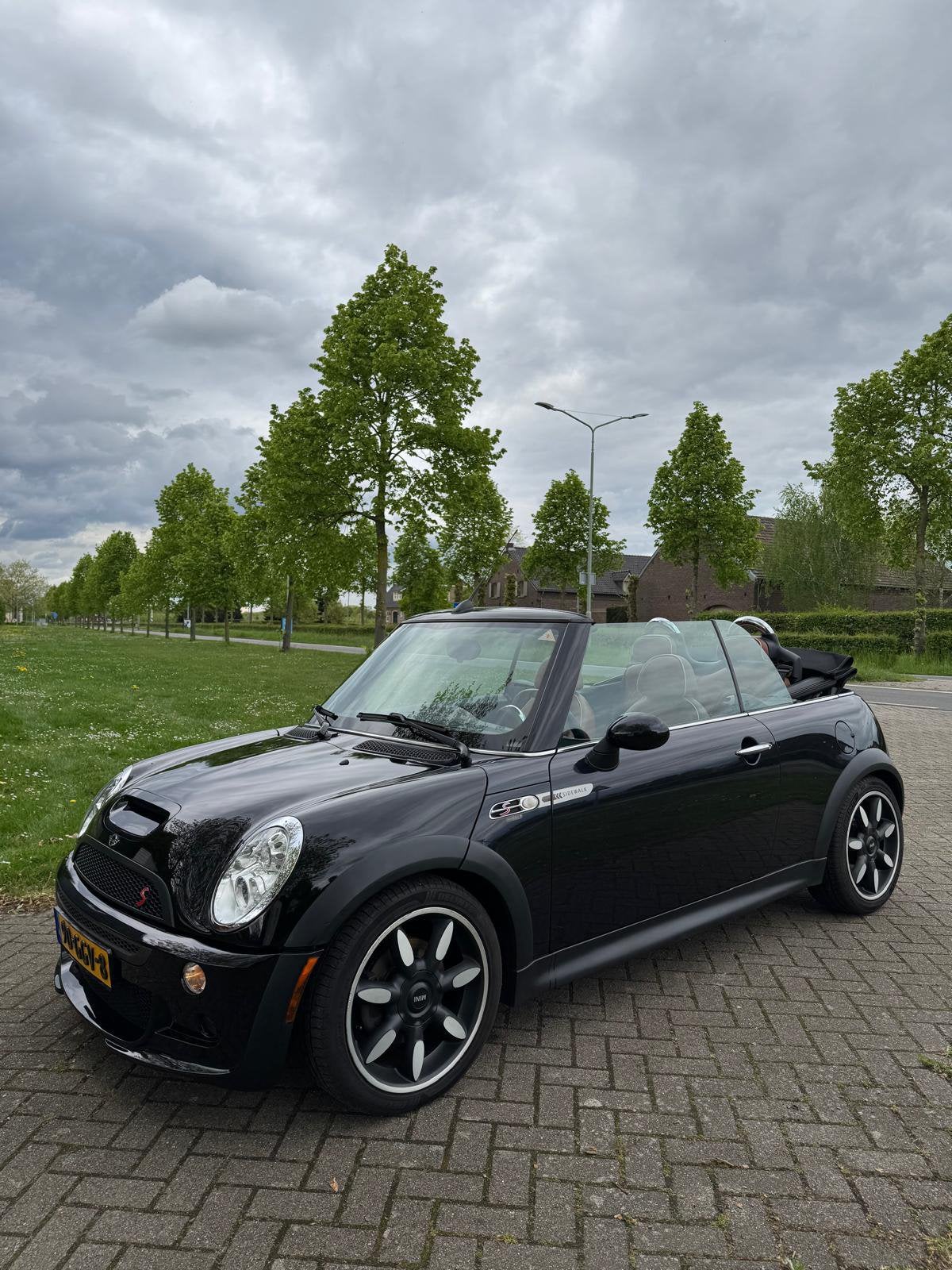 Mini 1.6 16V Cooper S Cabrio 2008 Zwart, Auto's, Voorwielaandrijving, 4 cilinders, Cabriolet, 4 stoelen