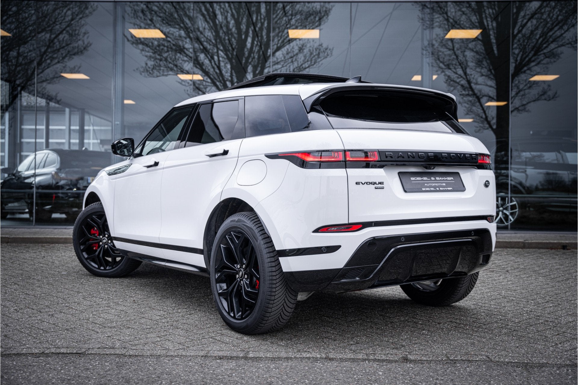 Land Rover Range Rover Evoque P300e AWD R-Dynamic SE 20inch, Auto's, Zwart, 15 kWh, Wit, Bedrijf