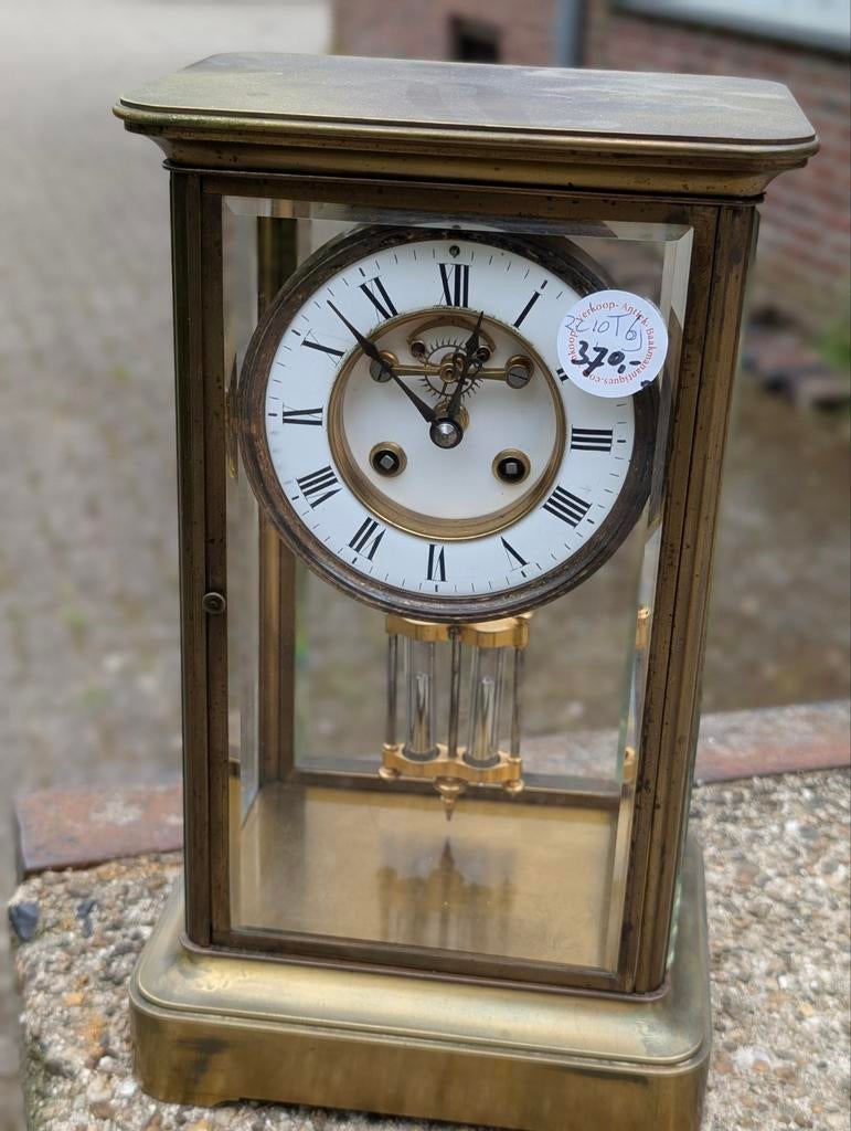 Antieke glas pendule 33 cm hoog. €370, Ophalen