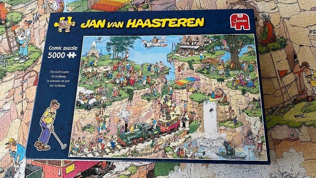 puzzel Jan van Haasteren - De Golfbaan - 5000 st, Ophalen of Verzenden, Meer dan 1500 stukjes, Zo goed als nieuw, Legpuzzel