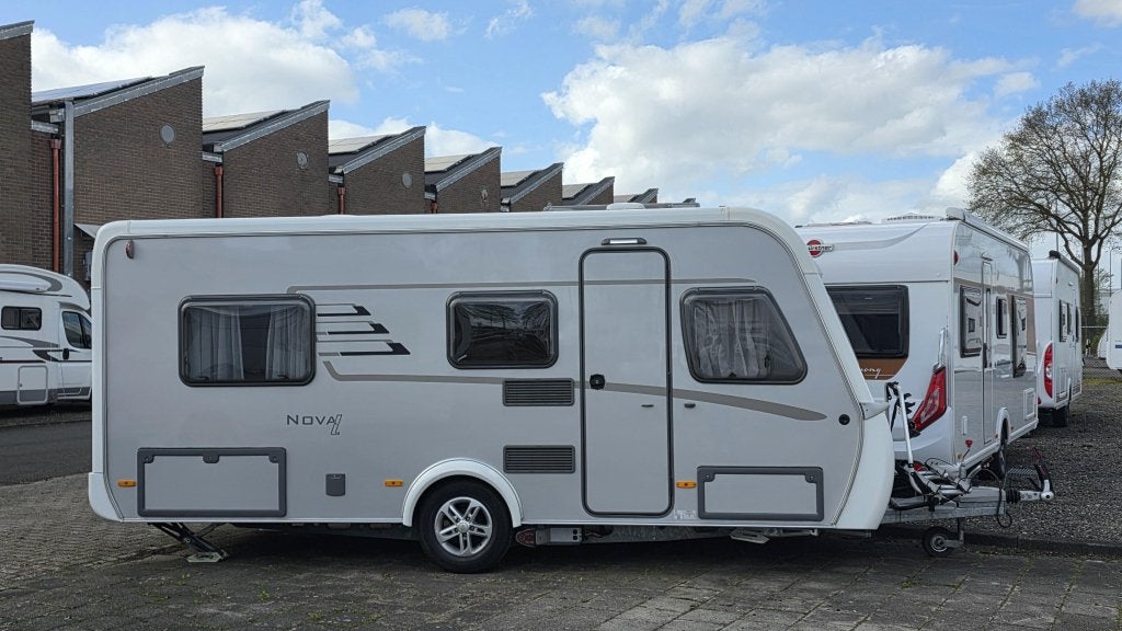 Eriba Nova Light 442, Schokbreker, Standaardzit, Bedrijf, 5 tot 6 meter