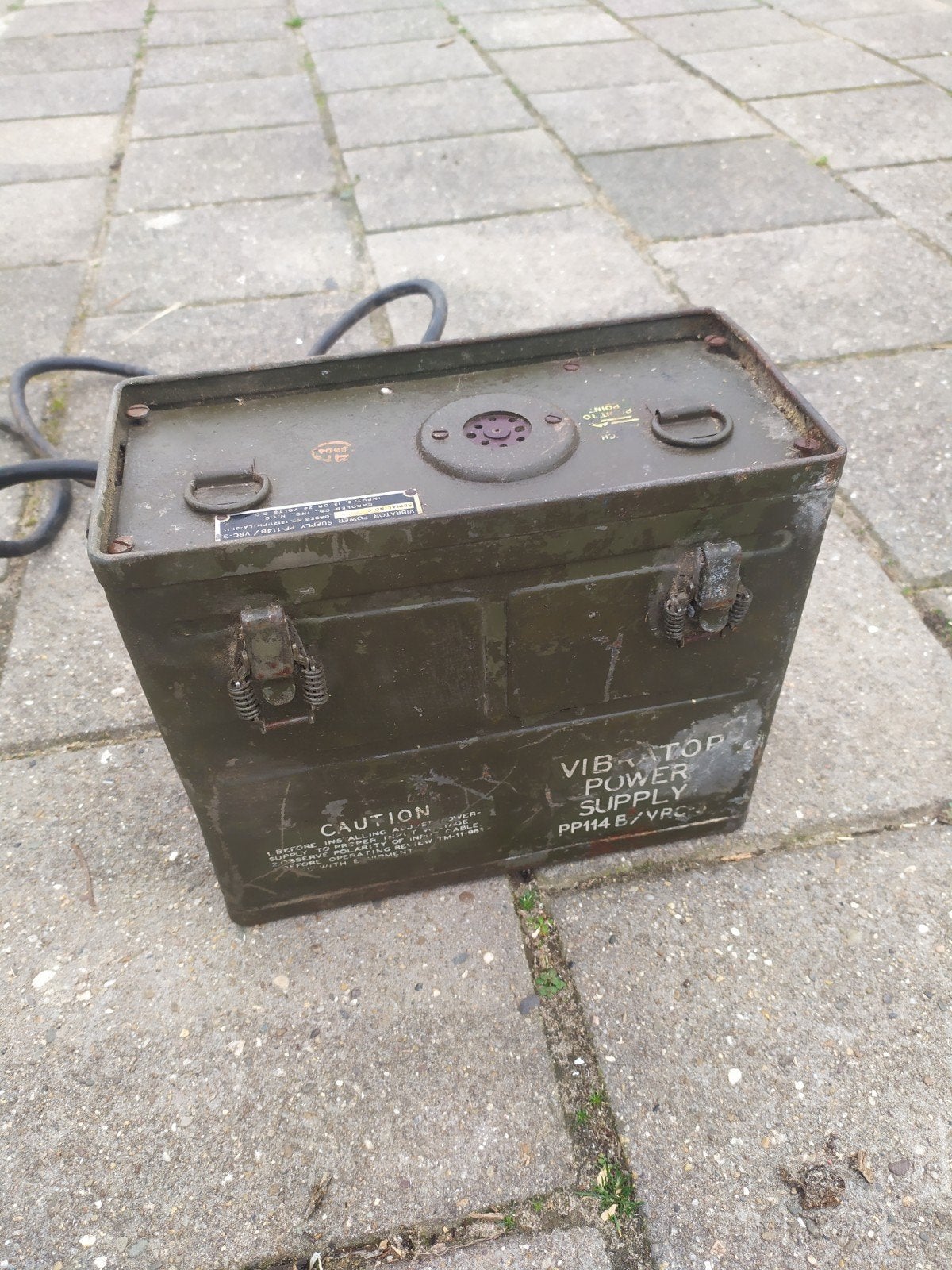 PP-114-B/VRC-3 Vibrator Voedingseenheid (US Army), Ophalen