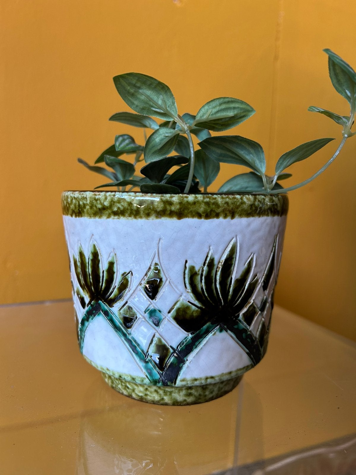 Vintage jaren 60/70 wit groene duitse bloempot, Rond, Zo goed als nieuw, Aardewerk, Binnen