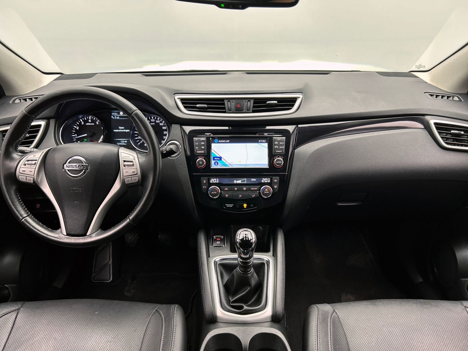 Nissan Qashqai 1.6 Tekna | Origineel NL | Trekhaak | Leder |, Auto's, Voorwielaandrijving, 1618 cc, Gebruikt, 1290 kg