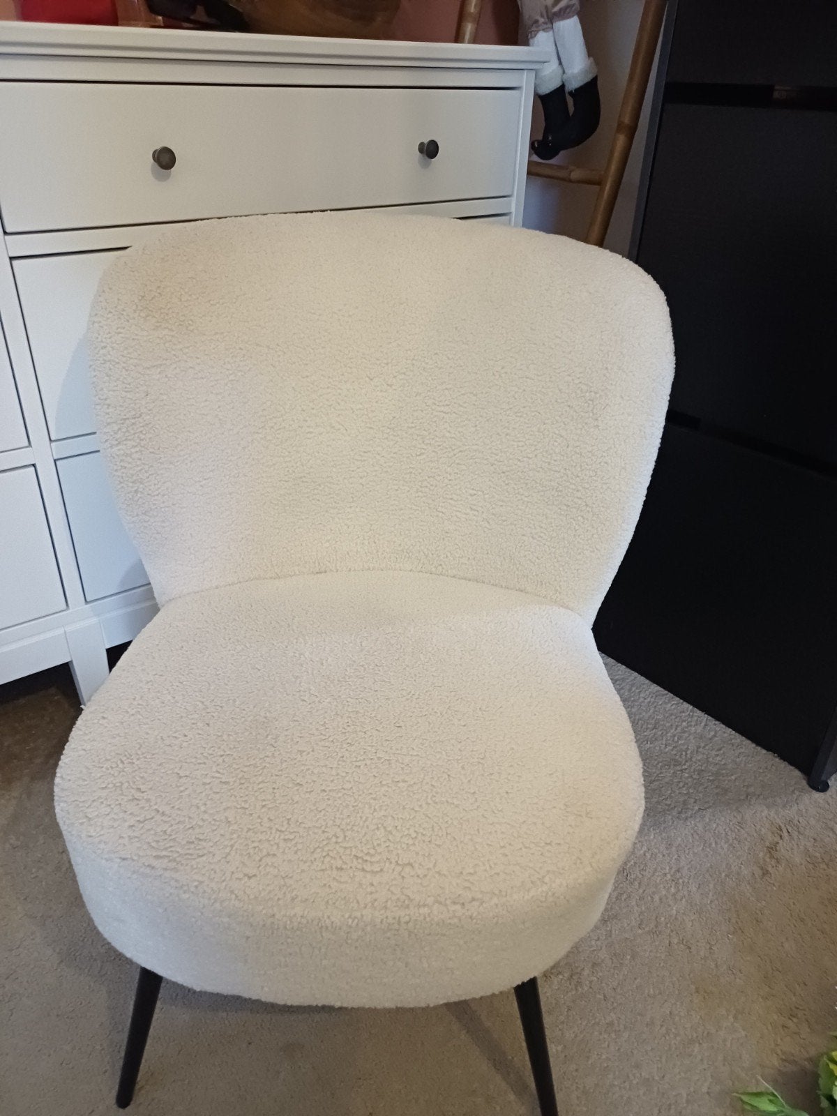Comfortabele fauteuil met zachte witte bekleding, Gebruikt, 75 tot 100 cm, Ophalen of Verzenden, 50 tot 75 cm