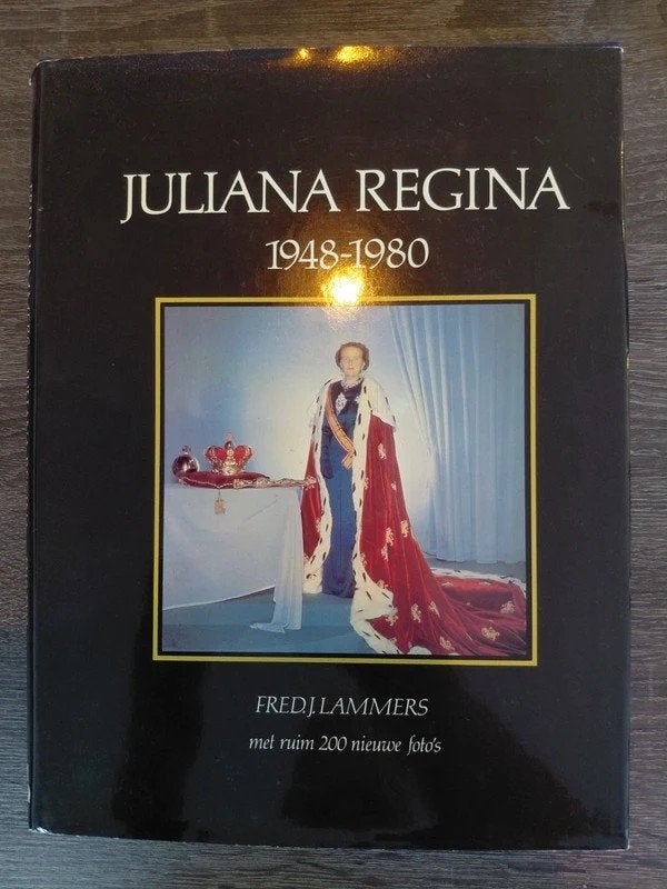Juliana Regina 1948-1980 - Boek over Koningin Juliana, Verzamelen, Ophalen of Verzenden, Gebruikt, Nederland, Tijdschrift of Boek