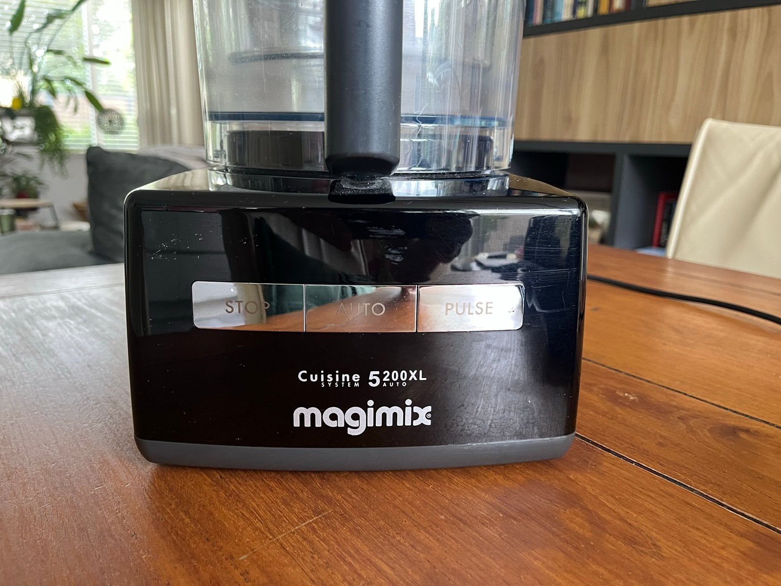 Magimix Cuisine 5200XL Foodprocessor met veel accessoires, Ophalen, 4 liter of meer, 3 snelheden of meer, Zo goed als nieuw