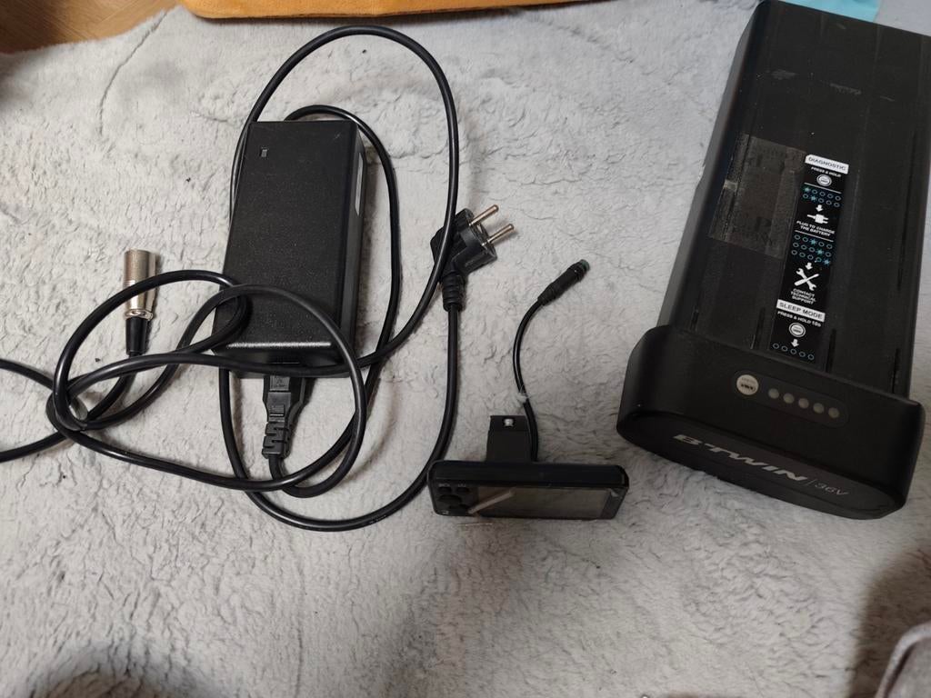 Btwin E-bike Accu, Oplader & Display 36V, Ophalen of Verzenden, Gebruikt