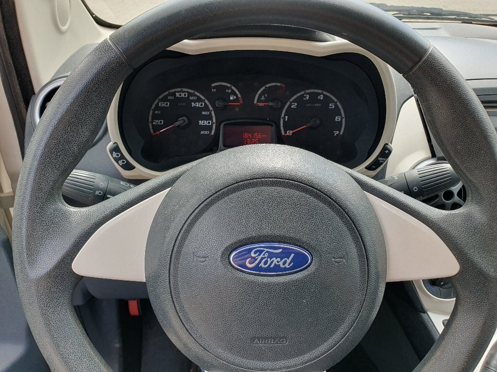 Foto 14 van Ford Ka 1.2 51KW 2009 Wit