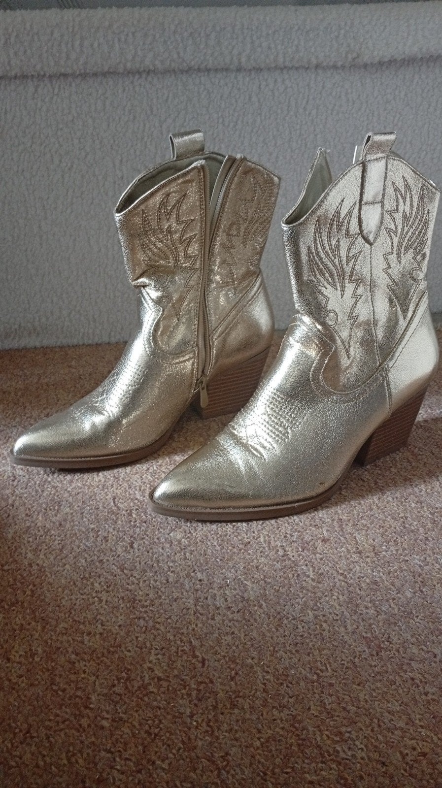 Gouden cowboylaarzen maat 40 valt als 39, Kleding | Dames, Schoenen, Overige kleuren, Lage of Enkellaarzen, Ophalen of Verzenden