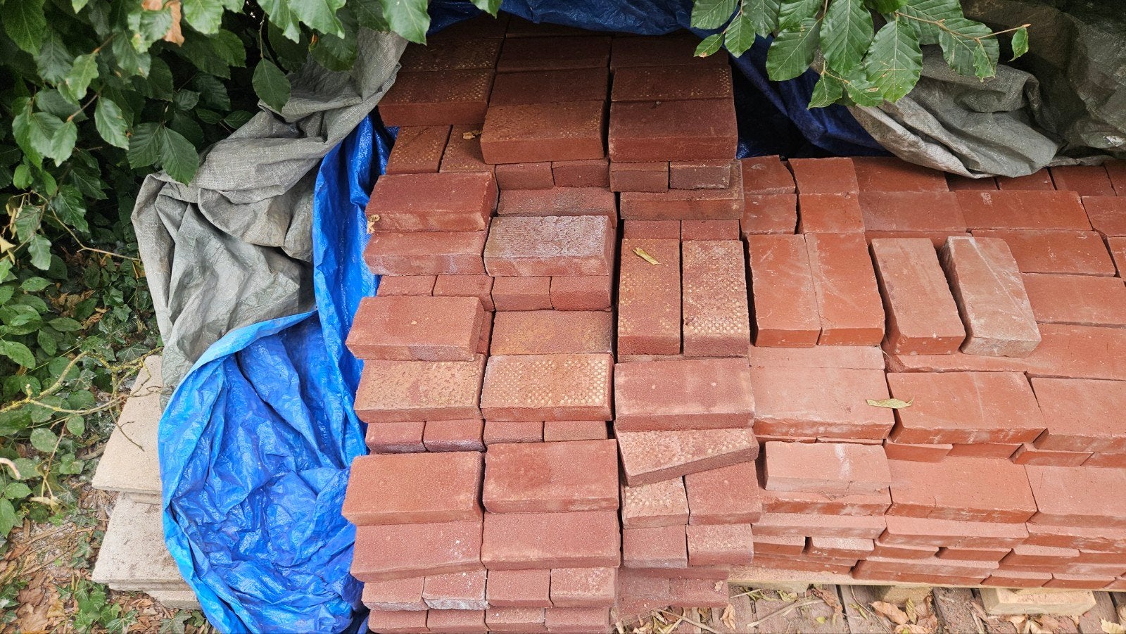 Bakstenen rood ong. 350 stk, Ophalen, Bakstenen