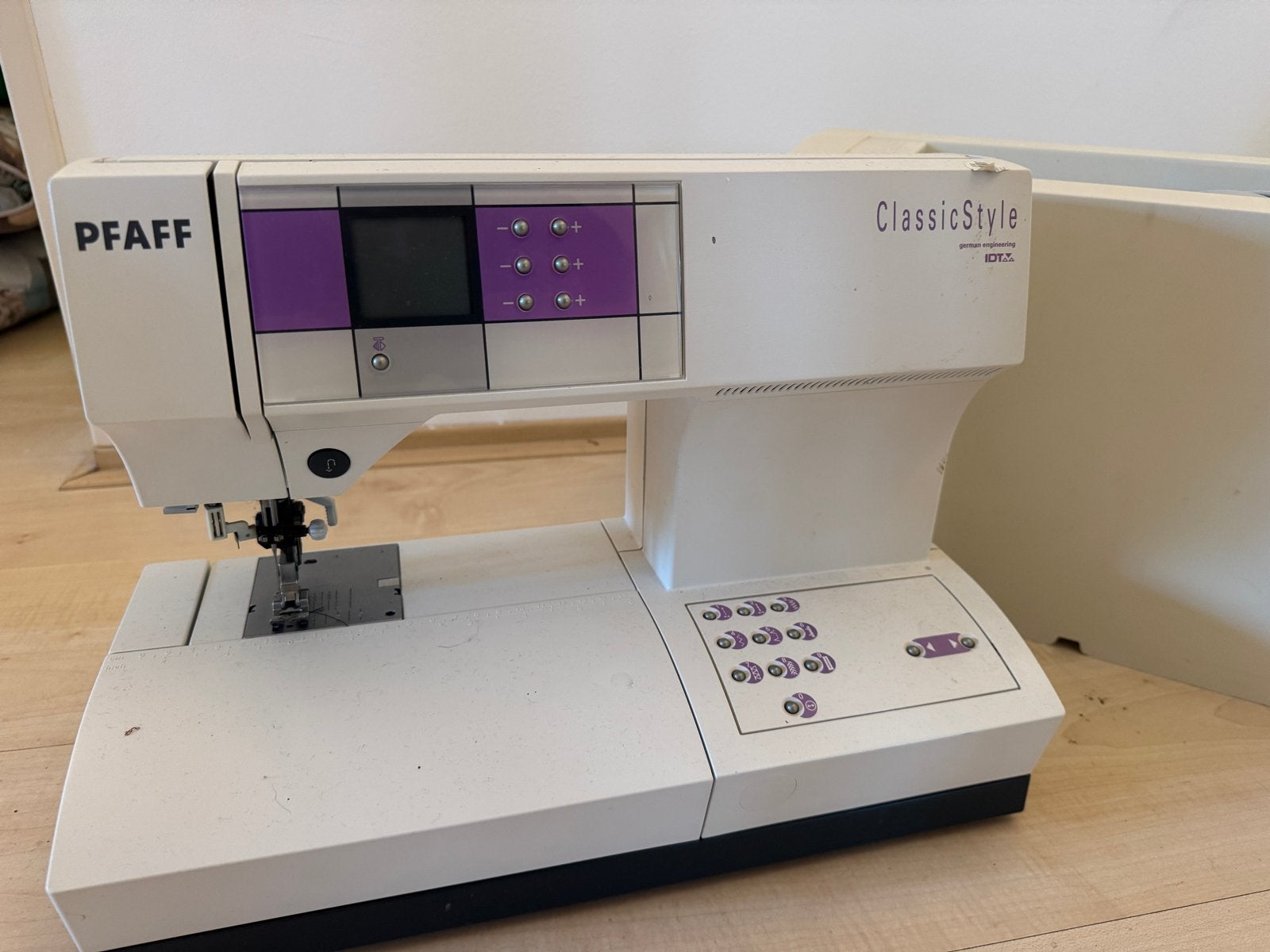 Pfaff ClassicStyle IDT Naaimachine, Ophalen of Verzenden, Zo goed als nieuw, Naaimachine, Pfaff