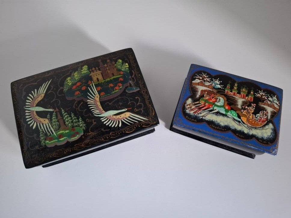 Set van 2 handgeschilderde lakdoosjes, Antiek en Kunst, Ophalen