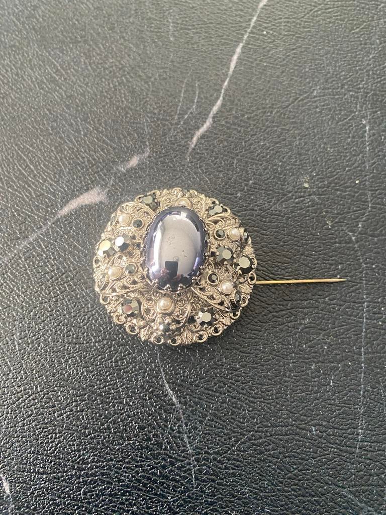 Vintage Broche met Paarse Steen en Parels, Met kristal, Overige materialen, 4 tot 7 cm, Gebruikt